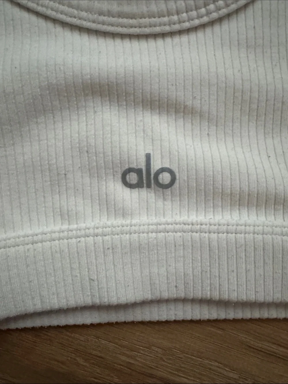 ALO Yoga alo scoop